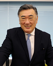 小野崎伸彦氏（おのざきのぶひこ）